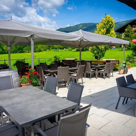 Sportpension ゲストハウス 3*