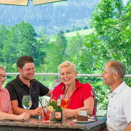 Sportpension ゲストハウス 3*